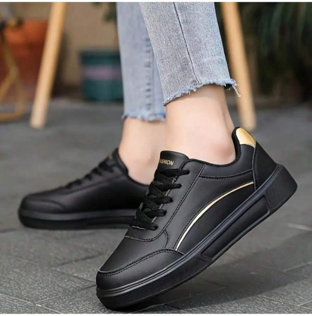 Women White Casual Sneakers, L - Running Gear Ladies 评论和价格